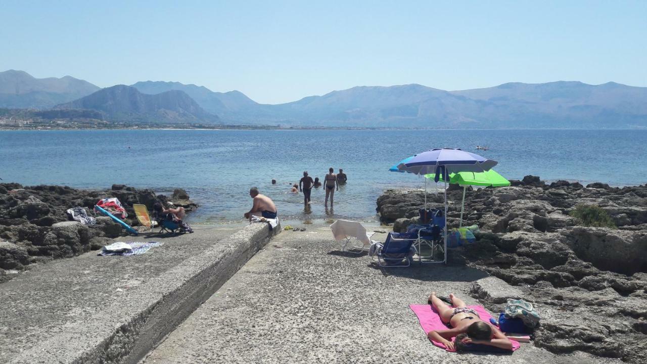 Casa Vacanze Trinacria Isola delle Femmine Exterior foto